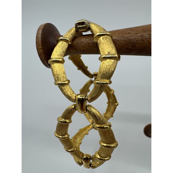 Vintage Womens Gold Tone Vendome Bracelet Circular Textured Raft - Picture 2 of 6